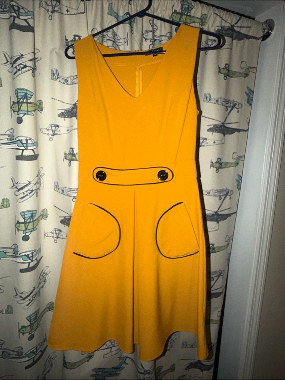 Sleeveless Yellow Midi Dress with Contrast Piping and Buttoned Waist